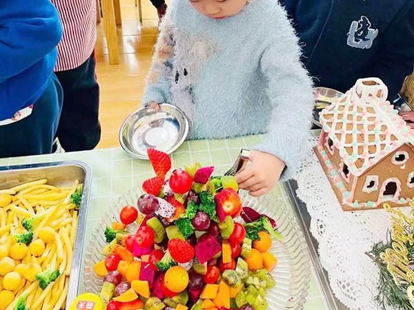 <b>鸡巴日逼免费看视频</b>